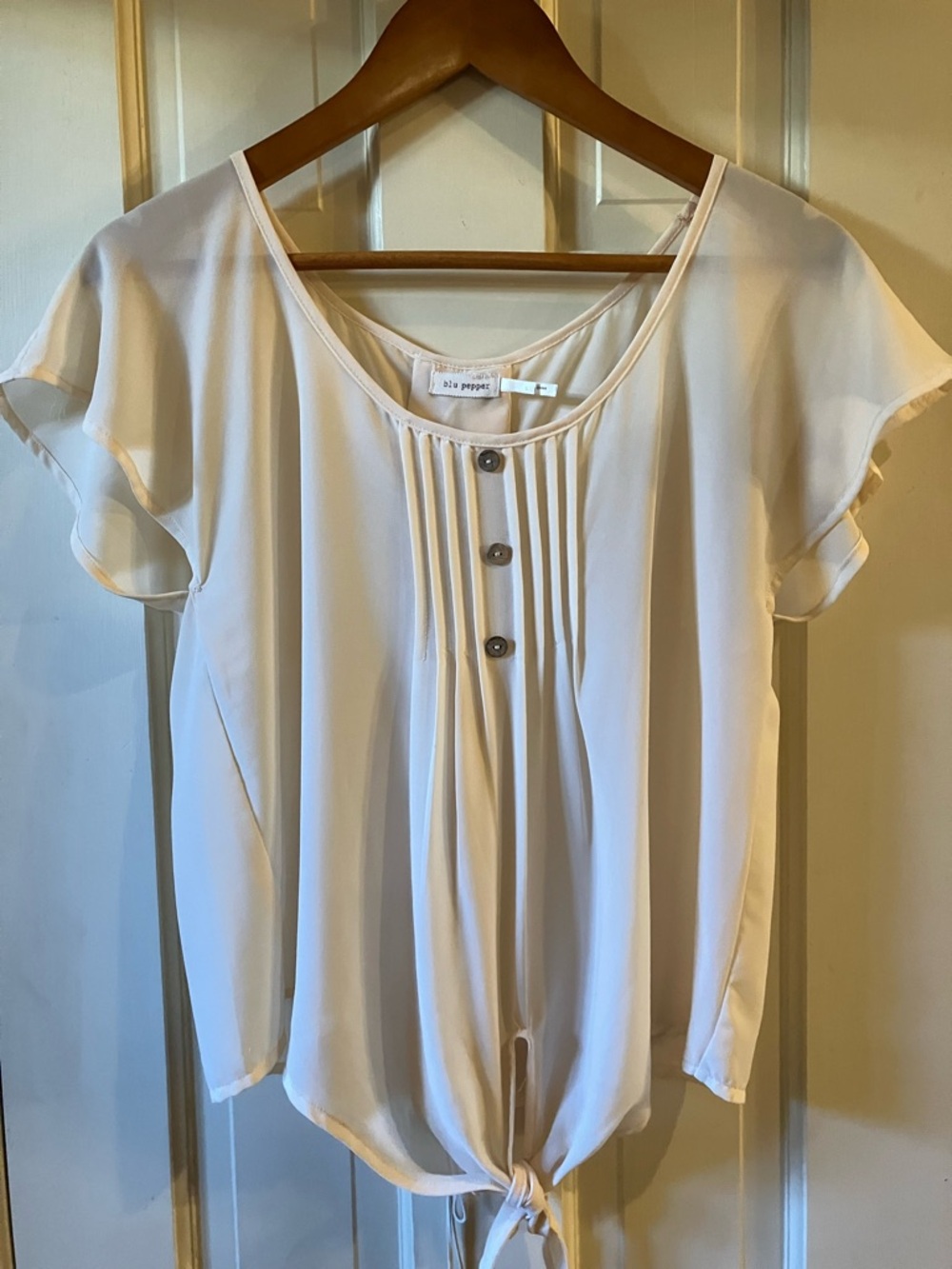 Blu Pepper Cream Tie-Hem Short Sleeve Blouse